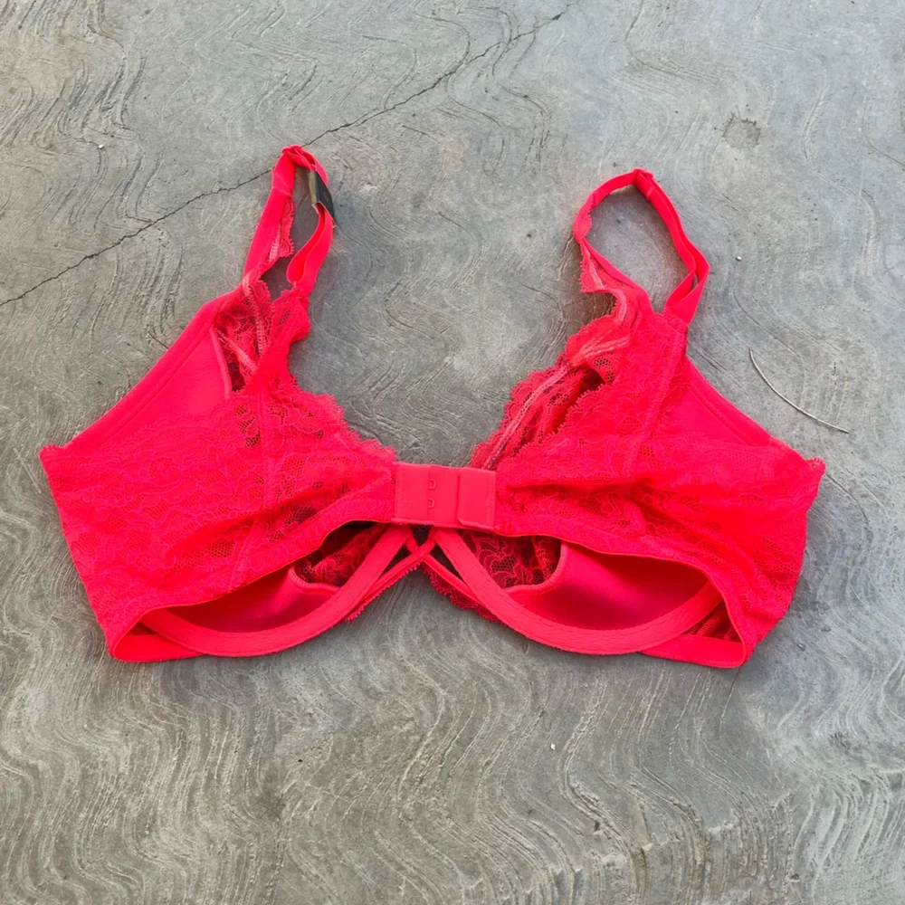 VICTORIA’S SECRET | NWT Bright Pink Very Sexy Unlined Lace Bra 34D